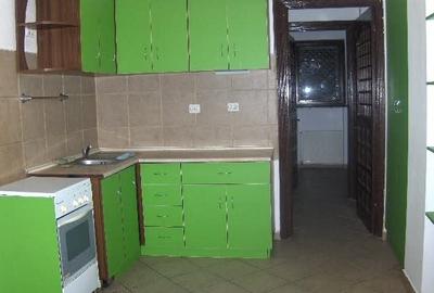 Casă cu 11 camere în P-ța Romană - 10