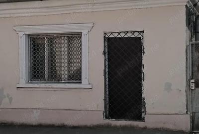 Casă cu 2 camere cu Canalizare în Central - 1