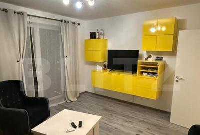 Apartament de vanzare, cu 2 camere, decomandat, etaj 7/8, zo - 3