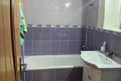 Apartament cu 3 camere de vanzare - 1