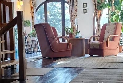 Casă cu 5 camere în Poiana - 2