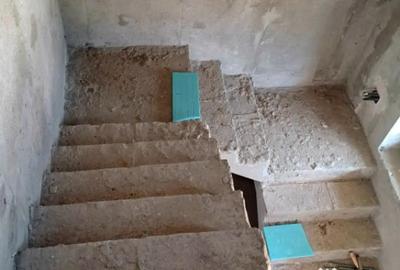 Casă cu 5 camere cu Teren 400 Mp în Malu Mare - 6