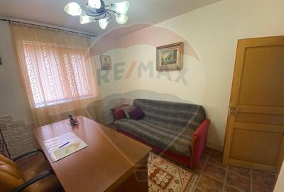 DE VANZARE Vila de vacanta in Pucioasa /Dambovita - 2