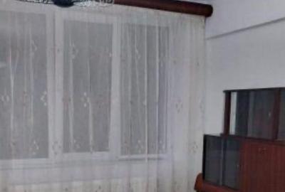 Apartament 2 camere  zona Palas 300 euro