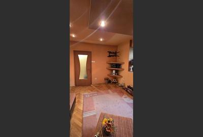 Apartament 4 camere zona Circumvalatiunii- etaj 1 - 3
