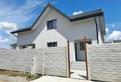 <Vila individual? P+M> 4 camere 3 b?i teren 308mp Str. P?durea Craiului - 1