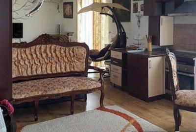 Casă individuală cu 10 camere în Scriitorilor - 11