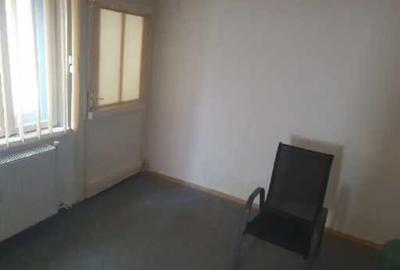 Casă cu 4 camere în Central - 3