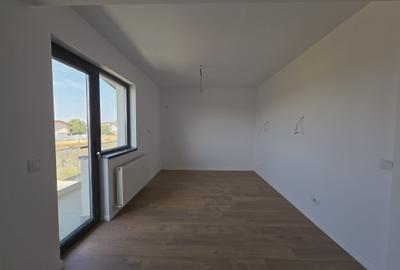 Vila individuala - 5 camere -3 bai -spatii de depozitare - 400mp teren-pod-beci - 8