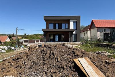 Casă cu 4 camere în Spitalul Județean - 3