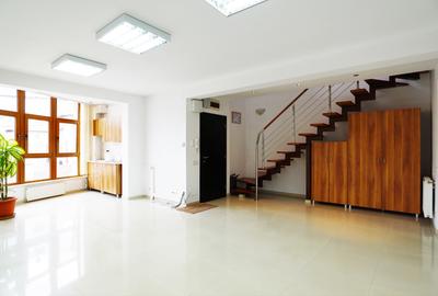 Birou, de 160 mp, în P-ța Victoriei - 6