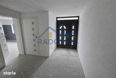 Casă cu 8 camere cu Teren 600 Mp în Central - 2