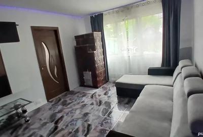 Vand apartament cu doua camere pe strada Independen?ei - 3