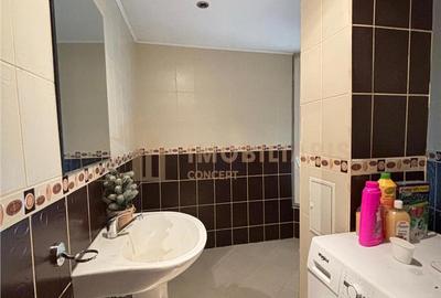 Casă cu 6 camere cu Teren 300 Mp în Central - 8