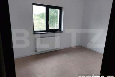 Apartament cu 3 camere decomandat în Plaiul Vulcanești - 3