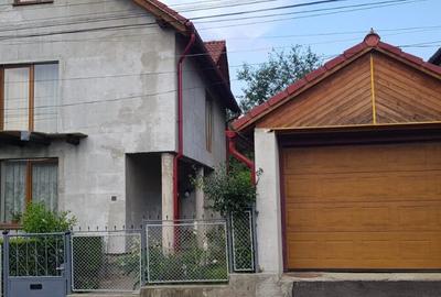 Casă cu 5 camere cu Teren 1200 Mp în Central - 2