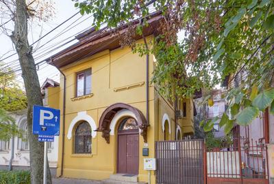 Casă individuală cu 7 camere cu Canalizare în Victoriei - 2