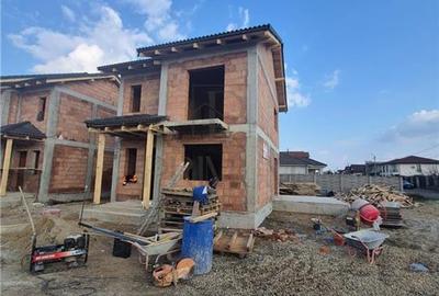 Casă individuală cu 4 camere cu Canalizare în Aeroport - 6