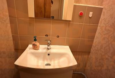 Apartament 3 camere de inchiriat, in zona Centrala -  vedere catre Blvd Mircea - 11