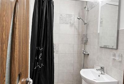 Apartament cu 2 camere semidecomandat, mobilat în Central