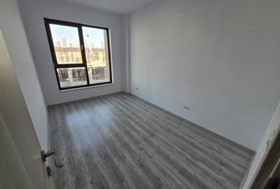 Apartament cu 3 camere decomandat în Girocului - 10