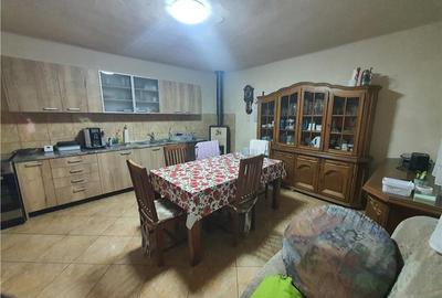 Casă cu 4 camere cu Canalizare în Slimnic - 19