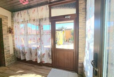 Casa individuala spatioasa, renovata total pe parter I Recas - 6