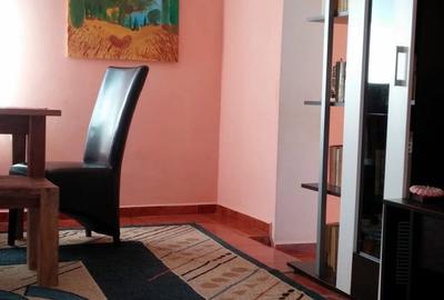 Casă cu 7 camere cu Teren 700 Mp în Central - 2