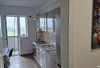 Apartament cu 2 camere decomandat în Tractorul