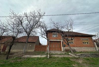Casă cu 4 camere în Sebiș - 8
