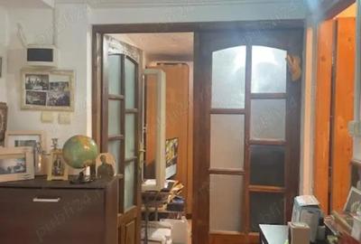 Vand casa cocheta , zona linistita , str.Xenopol - 8