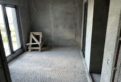 Casă cu 4 camere în Crinț - 2