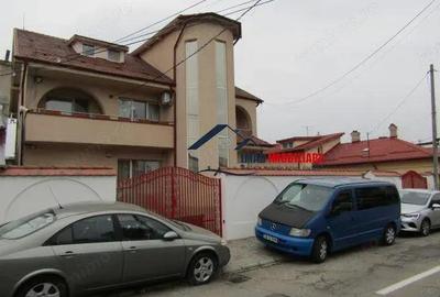 Zona Excelenta! Vanzare Casa Centru - zona Spital Judetean! - 1