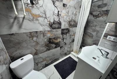 Garsonieră decomandată în Apărătorii Patriei