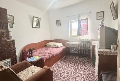 Casă cu 3 camere în Uiești - 12