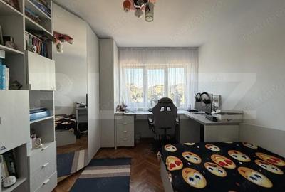Apartament cu 4 camere decomandat în Central - 9
