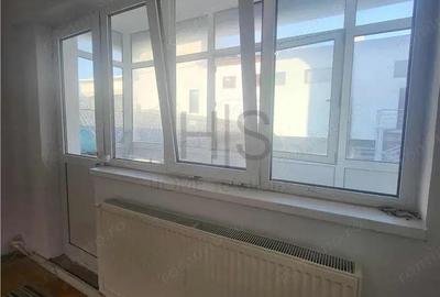 Apartament 3 Camere, Central, Decomandat, etaj 1 - 8