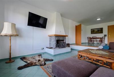 Pensiune:3 km de Castelul Bran,2.900mp teren,piscina,ciubar,teren sport,aviz ISU - 31