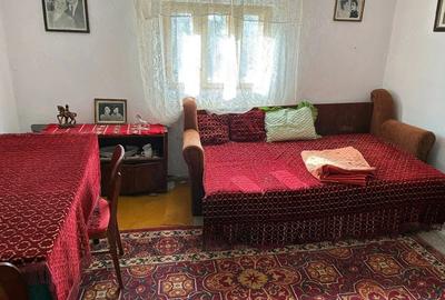 Casă cu 3 camere cu Teren 2000 Mp în Banca - 1