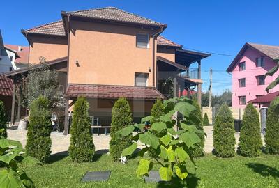 Casa ideala pentru familie - 300 mp utili, 830 mp teren - Ungheni - 1