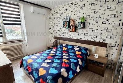 Apartament cu 2 camere semidecomandat, mobilat în Tractorul - 2