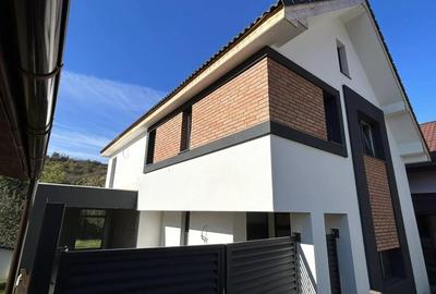 Casa 4 camere, 122mp, semifinisata, garaj, curte, modern, zona Calea Baciului
