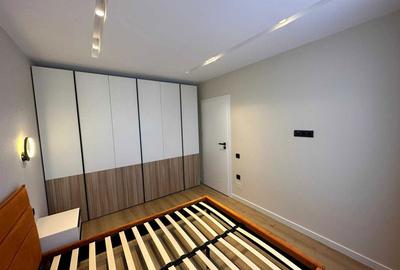 Apartament cu 3 camere decomandat în Florești