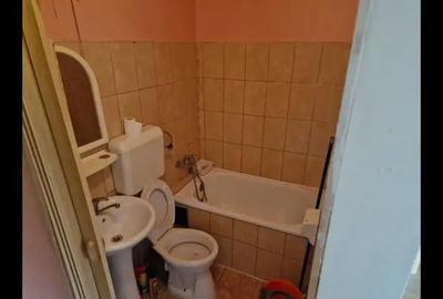 Garsonieră decomandată în UMT - 4