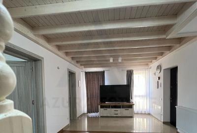 Apartament cu 4 camere în Central - 8