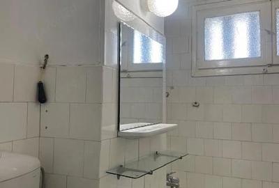 Apartament cu 3 camere semidecomandat în Central - 2