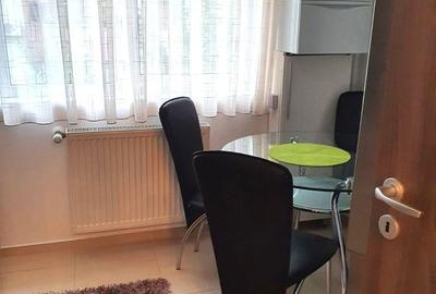 Apartament cu 3 camere semidecomandat în Micro 3 - 2
