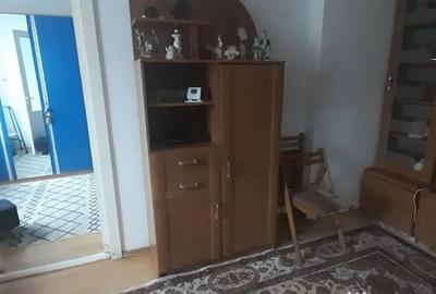 Apartament cu 2 camere nedecomandat în Decebal