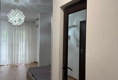 Garsonieră decomandată, mobilată în Dobroești