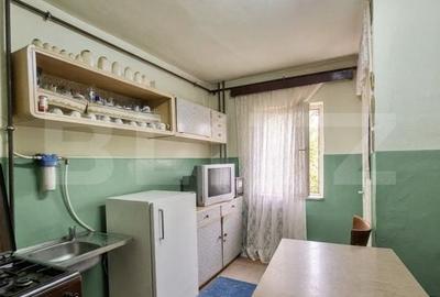 Apartament cu 2 camere semidecomandat în Soarelui